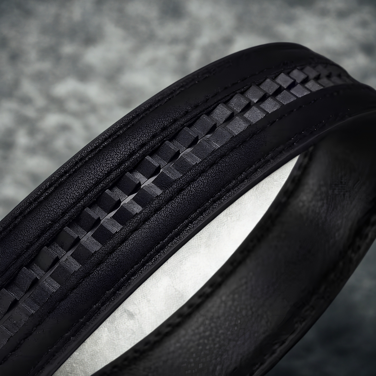 Ceinture à cran — Un clic. Toujours en place