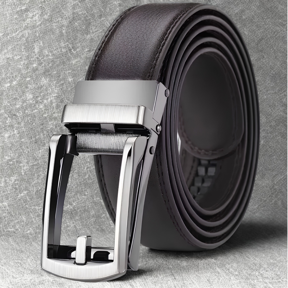 Ceinture à cran — Un clic. Toujours en place